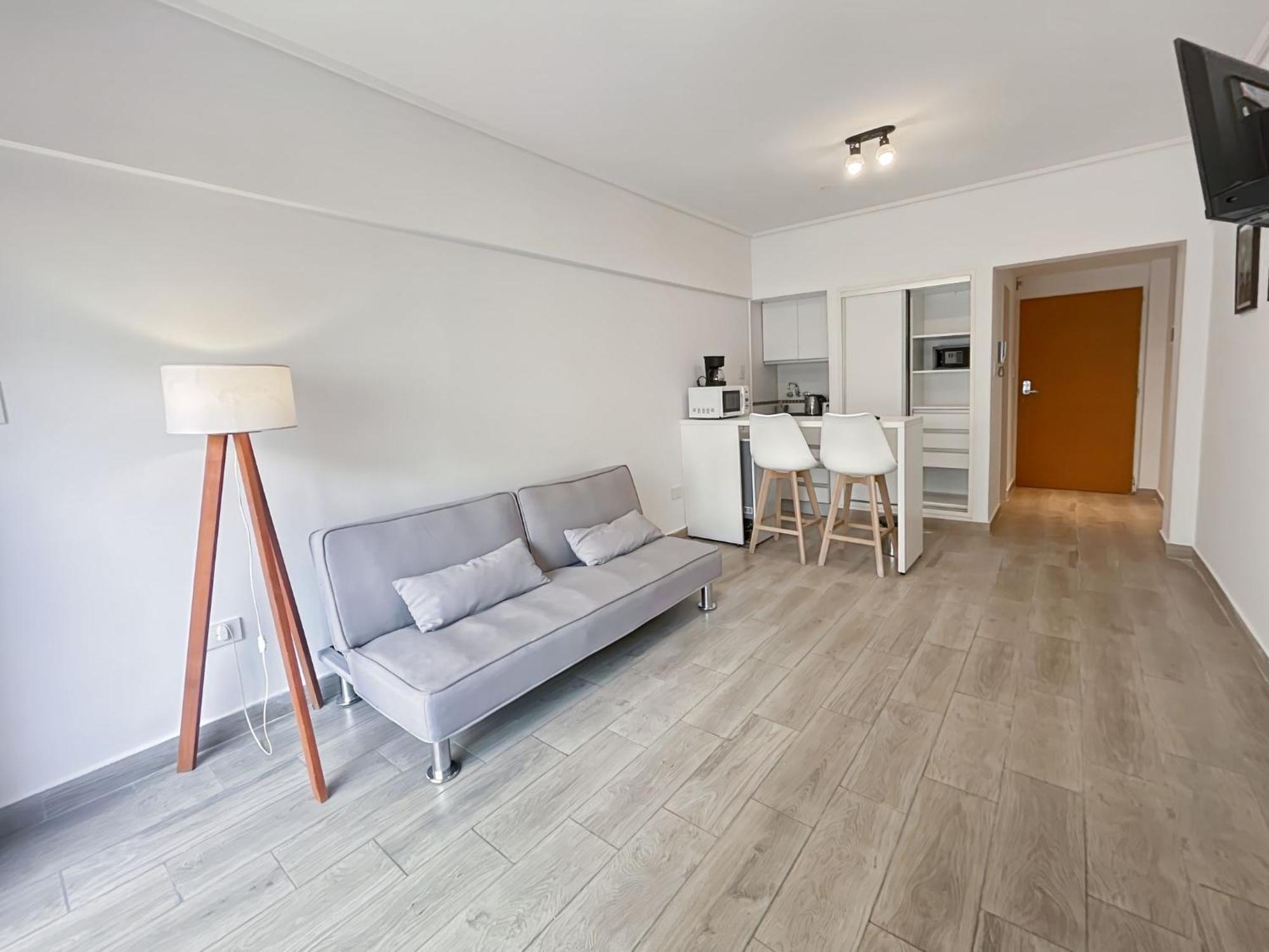 Modern With Amenities In The Heart Of The Saenz Pena -u4 Apartamento